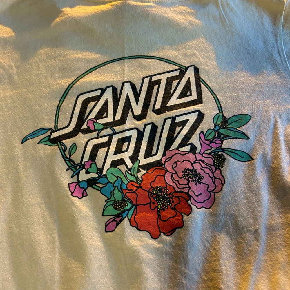 Santa Cruz cream and floral tee!